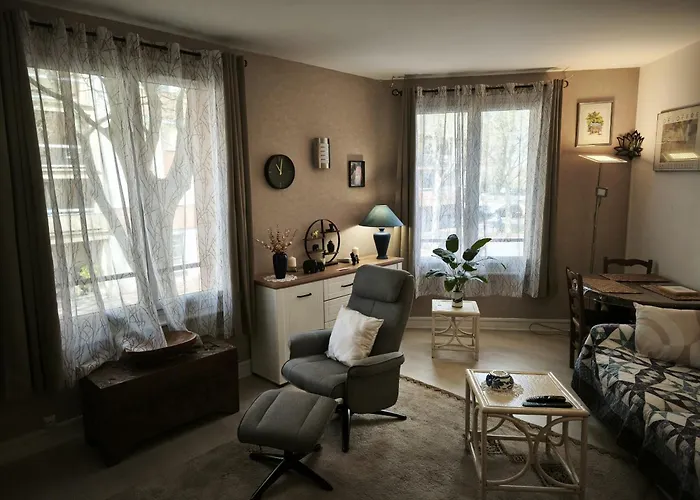 Le Vingre - Proche Thermes & Bord Allier - Rue Calme